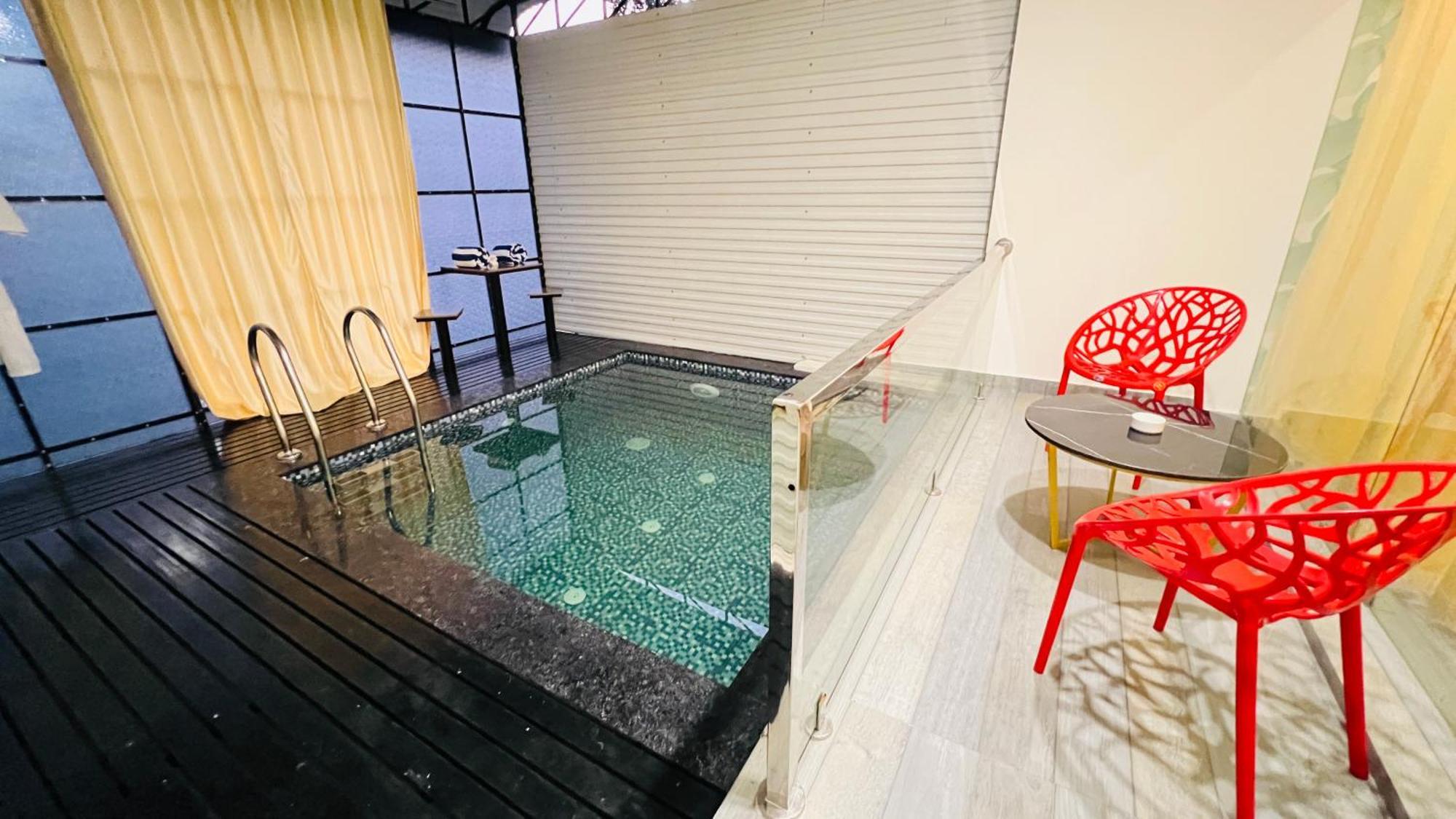 Aura Safari Hotel Vaduvanchal ภายนอก รูปภาพ