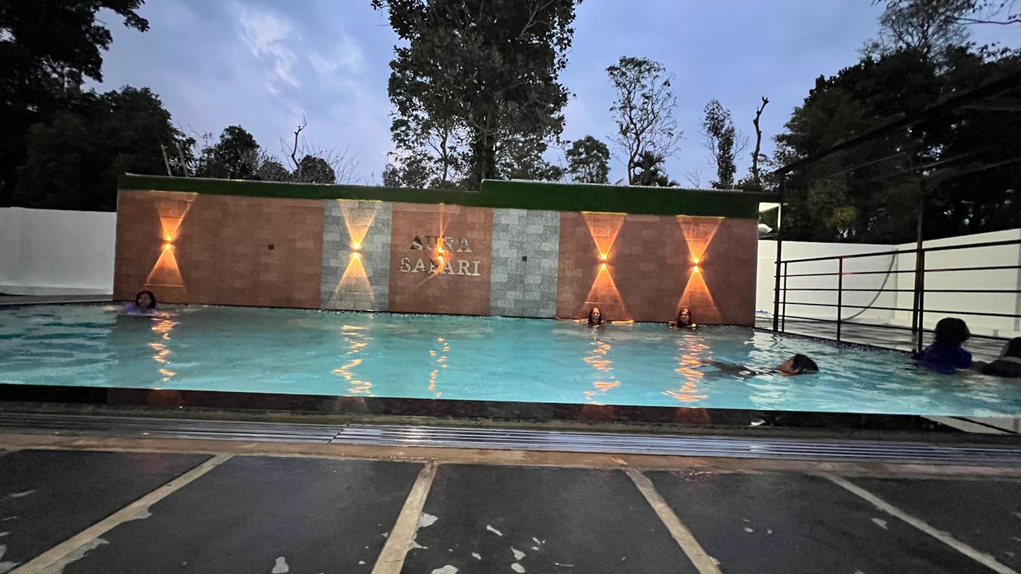 Aura Safari Hotel Vaduvanchal ภายนอก รูปภาพ