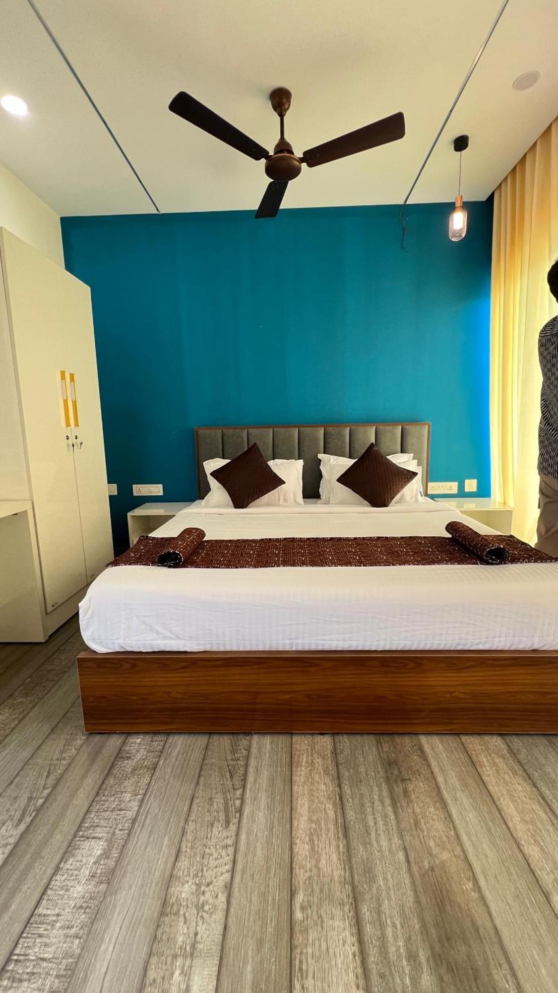 Aura Safari Hotel Vaduvanchal ภายนอก รูปภาพ
