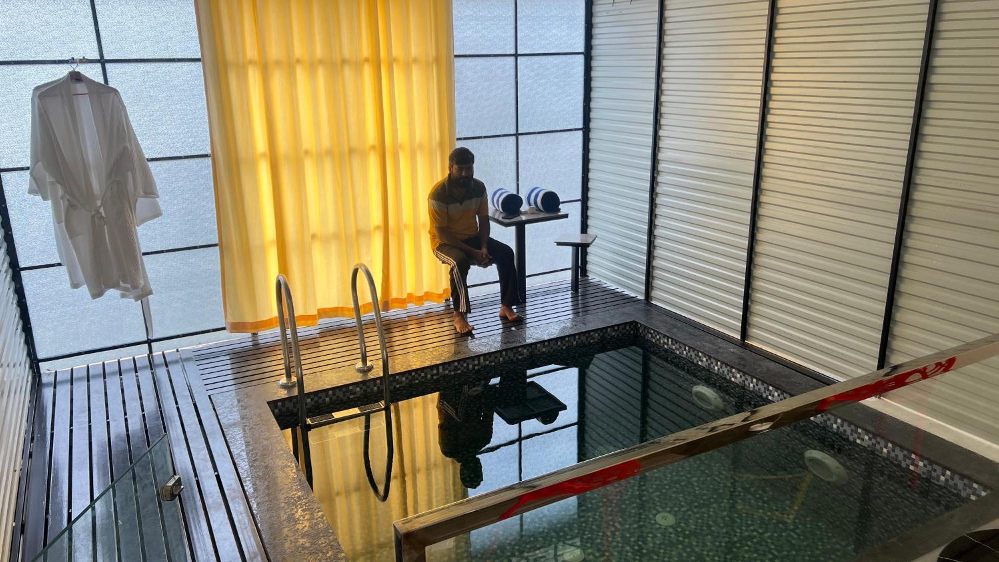 Aura Safari Hotel Vaduvanchal ภายนอก รูปภาพ