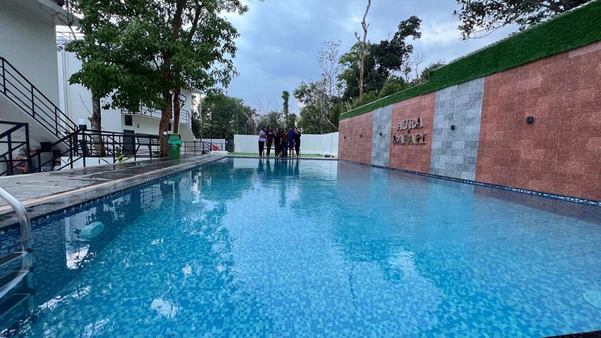 Aura Safari Hotel Vaduvanchal ภายนอก รูปภาพ